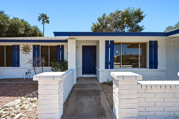 $2,895 | 5229 East Winchcomb Drive, Scottsdale, AZ 85254
