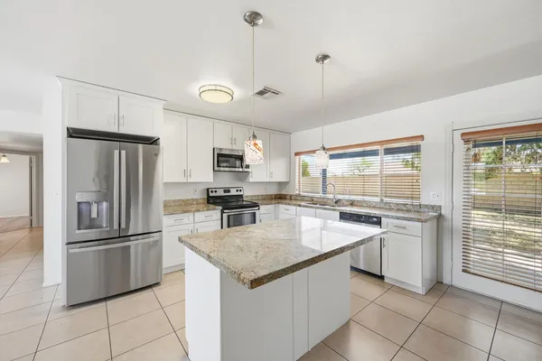 $2,895 | 5229 East Winchcomb Drive, Scottsdale, AZ 85254