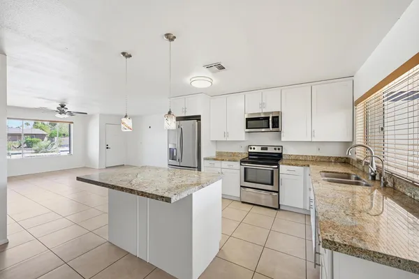 $2,895 | 5229 East Winchcomb Drive, Scottsdale, AZ 85254