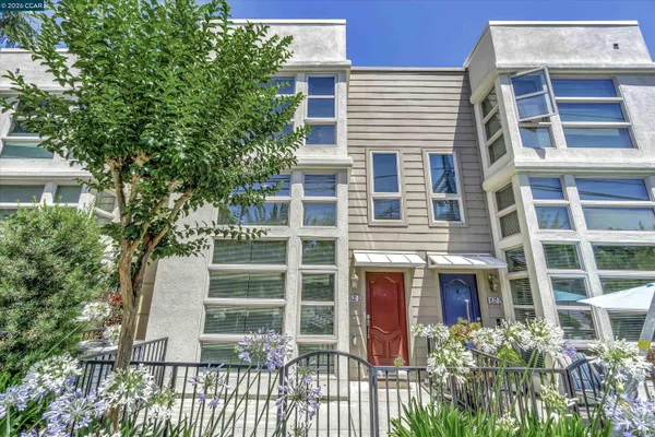 $3,950 | Walnut Creek, Walnut Creek, CA 94597