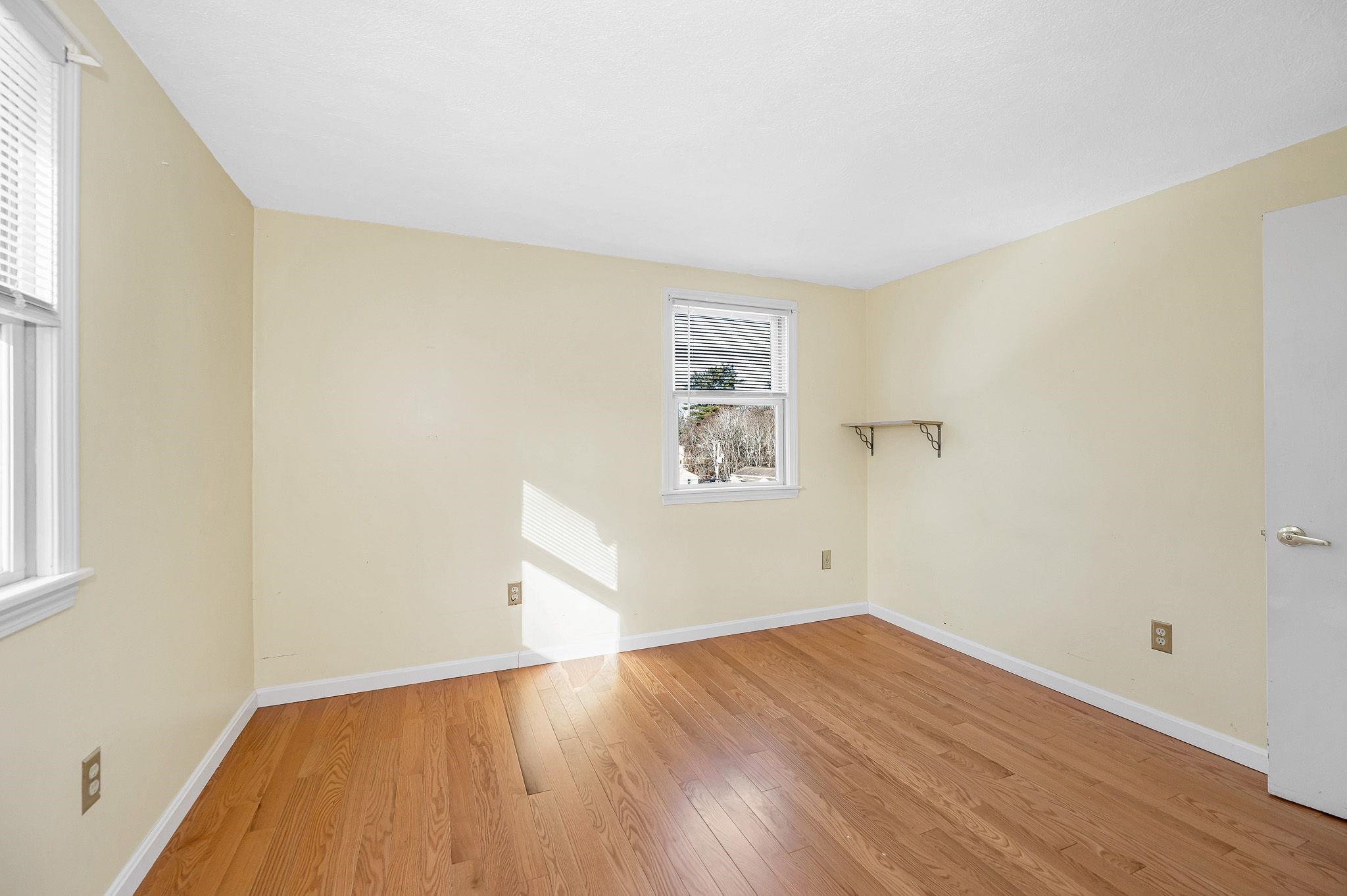25 Robinhood Road Nashua, NH 03062 - Photo 19 of 46 Gallery Image 19
