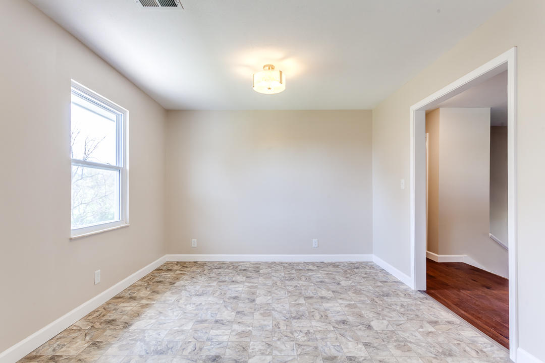 1237 Laurel Road Clinton, TN 37716 - Photo 13 of 40 013180405-3-1237LaurelRdClintonTN-SCREEN