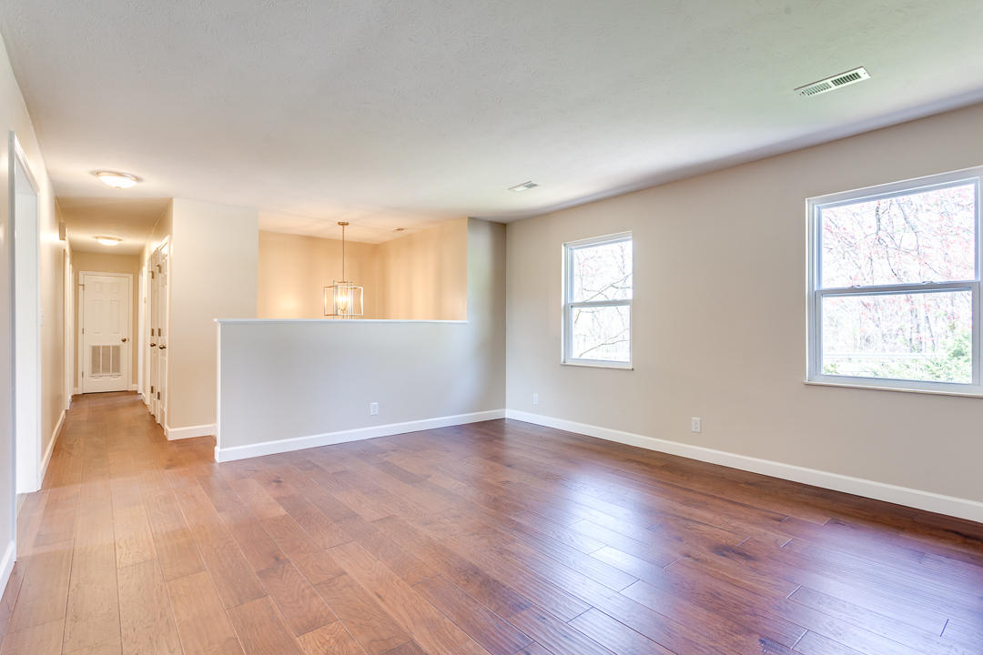 1237 Laurel Road Clinton, TN 37716 - Photo 18 of 40 019180405-3-1237LaurelRdClintonTN-SCREEN