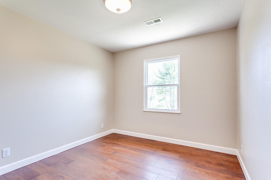 1237 Laurel Road Clinton, TN 37716 - Photo 21 of 40 022180405-3-1237LaurelRdClintonTN-SCREEN
