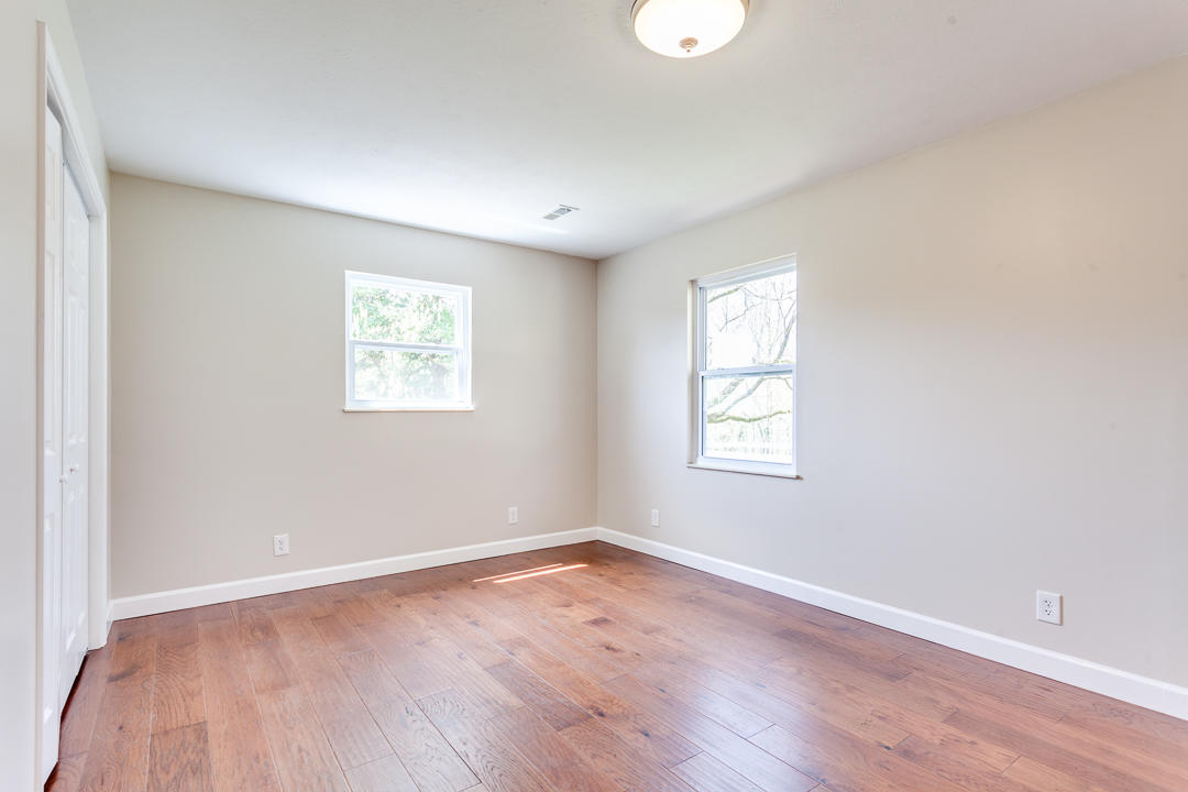1237 Laurel Road Clinton, TN 37716 - Photo 24 of 40 026180405-3-1237LaurelRdClintonTN-SCREEN