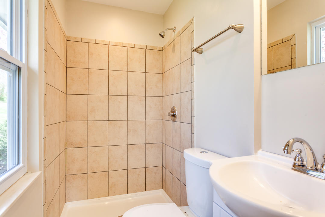 1237 Laurel Road Clinton, TN 37716 - Photo 26 of 40 028180405-3-1237LaurelRdClintonTN-SCREEN