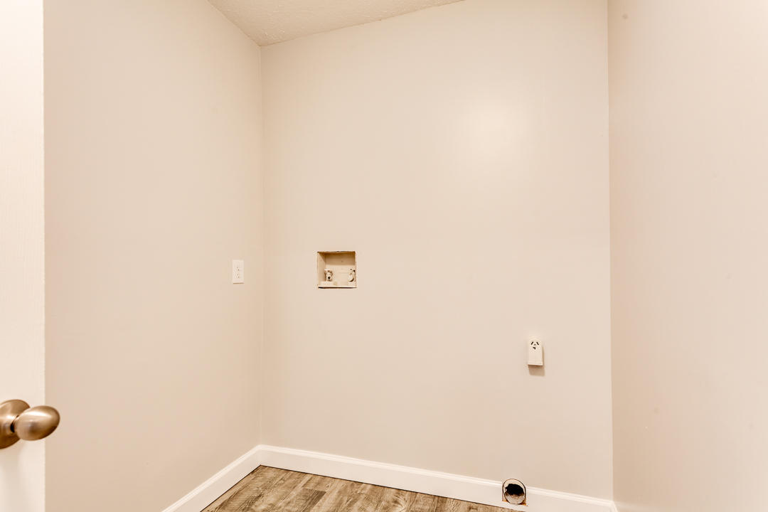 1237 Laurel Road Clinton, TN 37716 - Photo 32 of 40 035180405-3-1237LaurelRdClintonTN-SCREEN