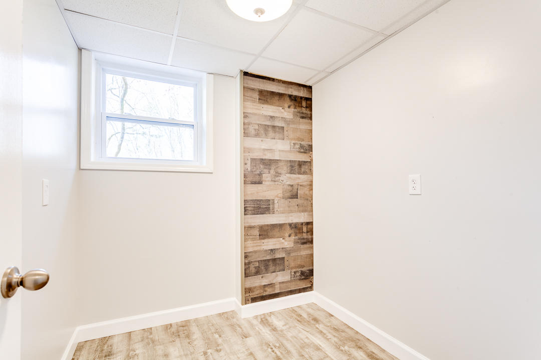 1237 Laurel Road Clinton, TN 37716 - Photo 37 of 40 040180405-3-1237LaurelRdClintonTN-SCREEN