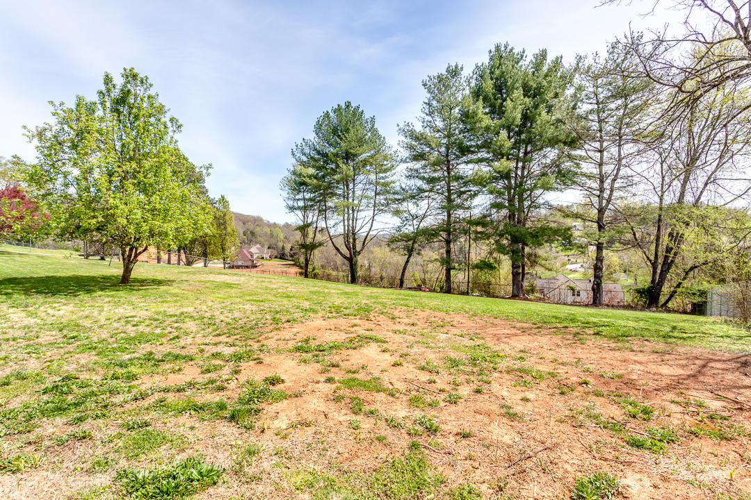 1237 Laurel Road Clinton, TN 37716 - Photo 39 of 40 042180405-3-1237LaurelRdClintonTN-SCREEN
