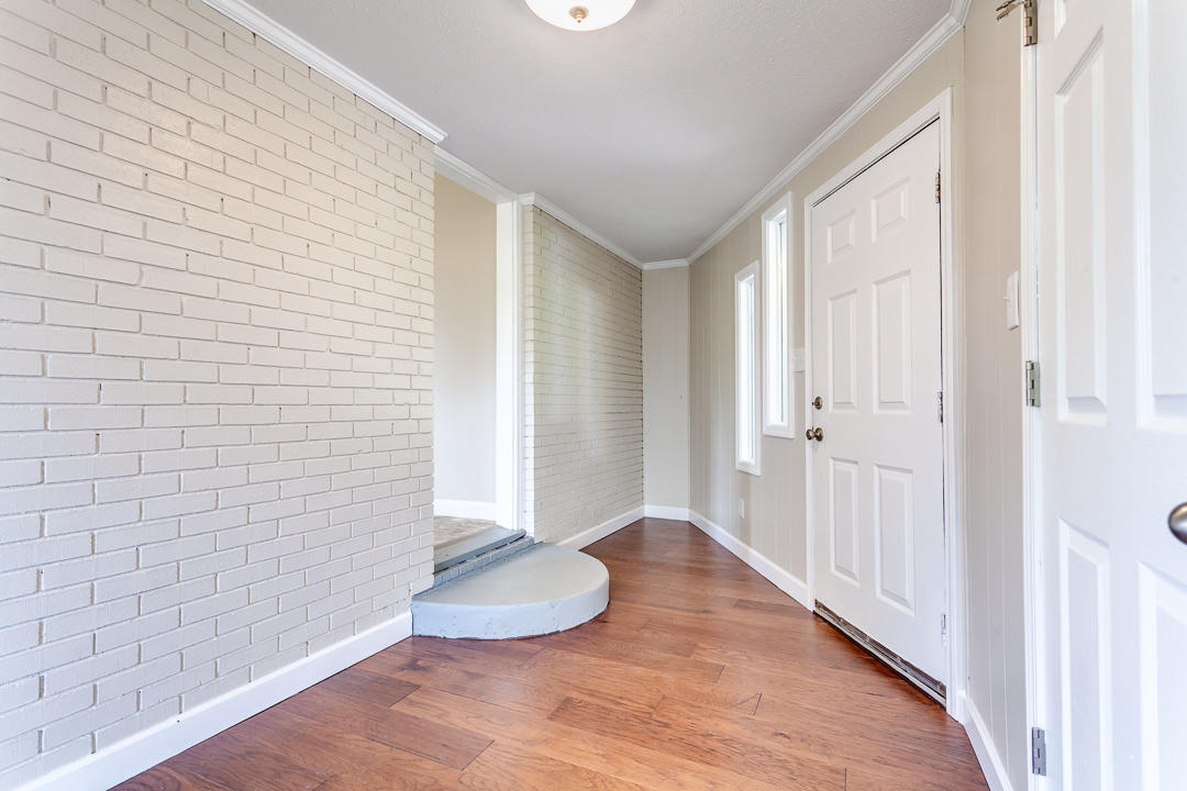 1237 Laurel Road Clinton, TN 37716 - Photo 8 of 40 008180405-3-1237LaurelRdClintonTN-SCREEN