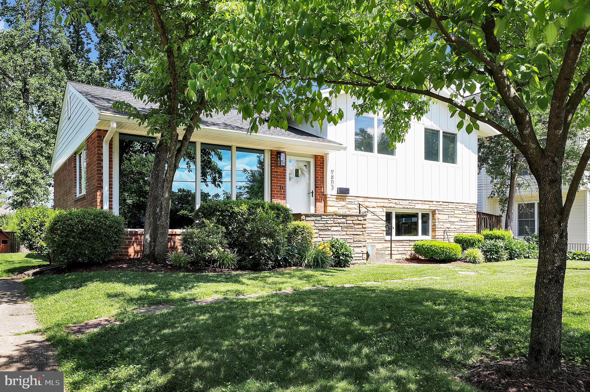 9803 Holmhurst Road Bethesda, MD 20817 - Photo 3 of 32 Gallery Image 3