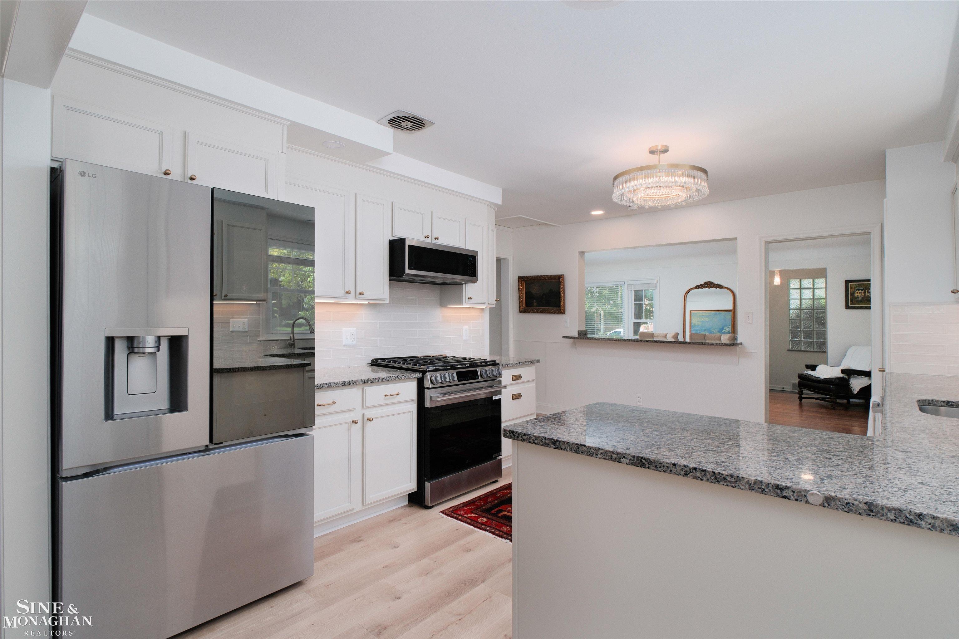 486 Bournemouth Road Grosse Pointe Farms, MI 48236 - Photo 8 of 43