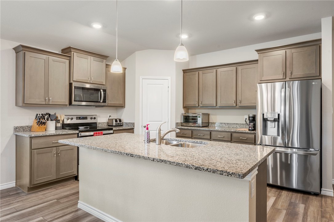 2078 Chief Street Bryan, TX 77807 - Photo 4 of 19