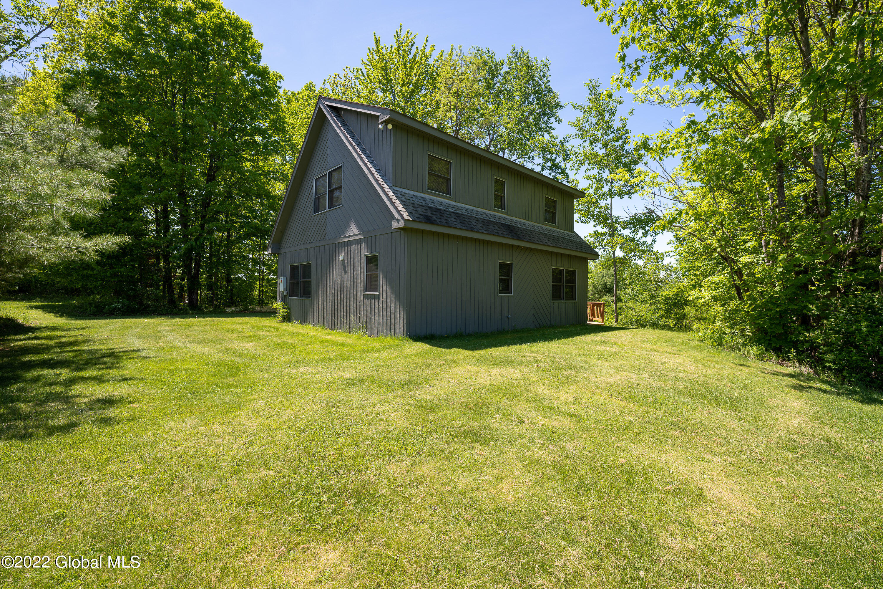 41 Ridgecrest Way Hampton, NY 12887 - Photo 3 of 67 Yard 1