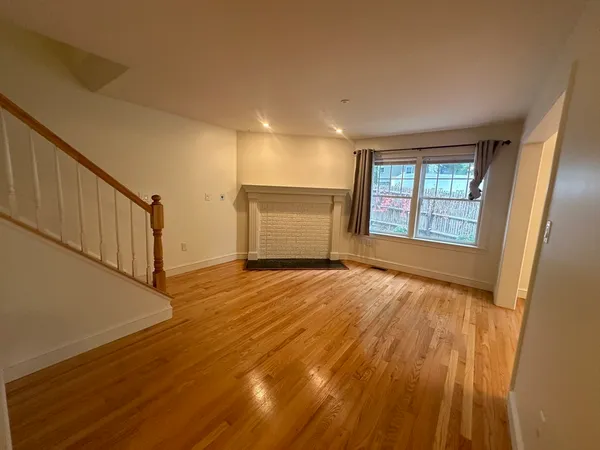 $4,300 | 18 Edgemoor Circle, Unit 18, Wellesley, MA 02482