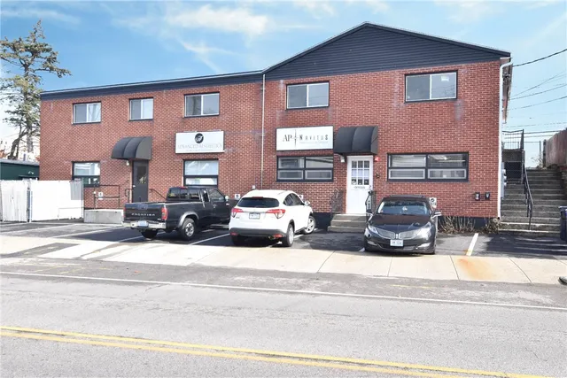 $2,100 | 83 Power Road, Unit 3, Pawtucket, RI 02860