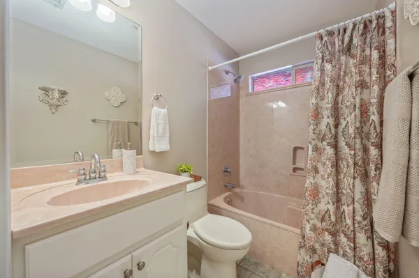 $529,900 | 516 Blue Pond Circle, Ponce de Leon, FL 32455