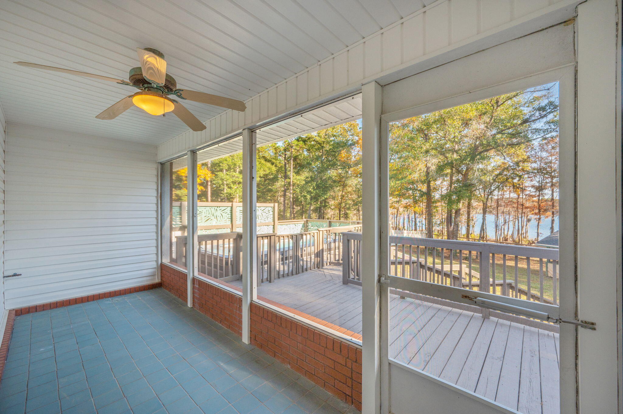 516 Blue Pond Circle Ponce de Leon, FL 32455 - Photo 28 of 39 a view of an entryway
