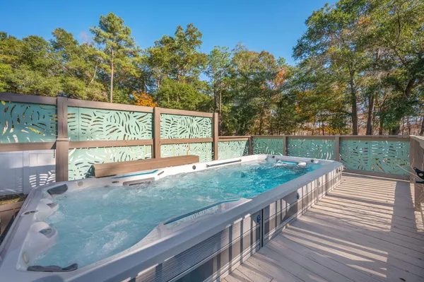 $529,900 | 516 Blue Pond Circle, Ponce de Leon, FL 32455