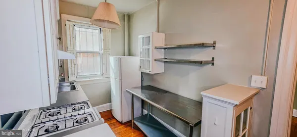 $1,600 | 1954 Columbia Road Northwest, Unit 104, Washington, DC 20009