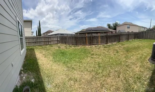 $1,400 | 2912 Ozark Avenue, McAllen, TX 78504