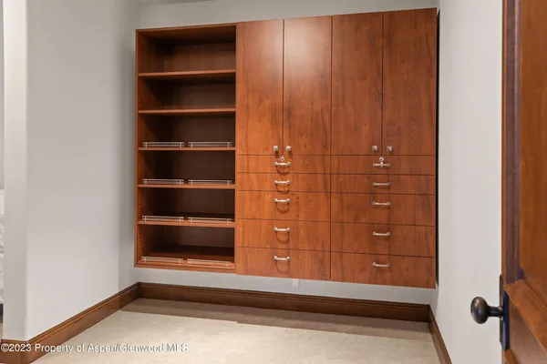 a view of walk in closet