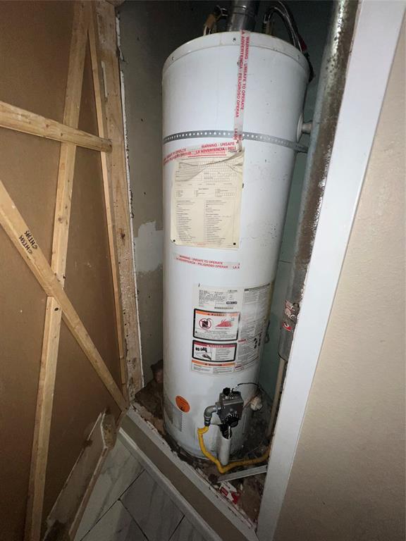 9104 Farmers Road White Settlement, TX 76108 - Photo 18 of 40 Utilities with gas water heater