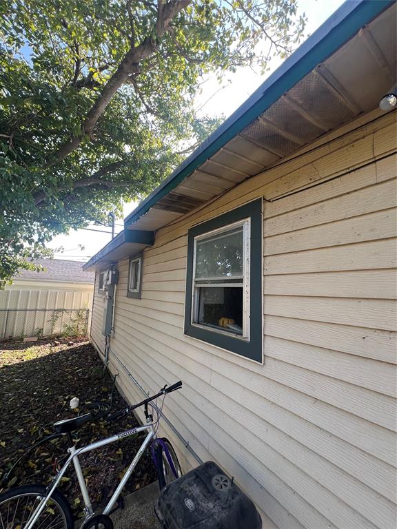 9104 Farmers Road White Settlement, TX 76108 - Photo 34 of 40 View of side of property