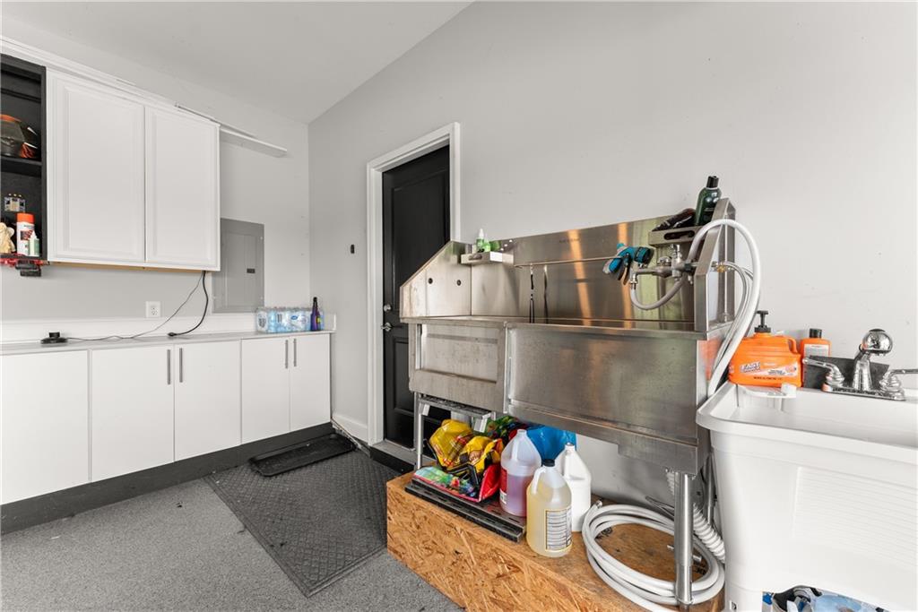 6401 Vista Point Lula, GA 30554 - Photo 41 of 58 a storage room with washer and dryer