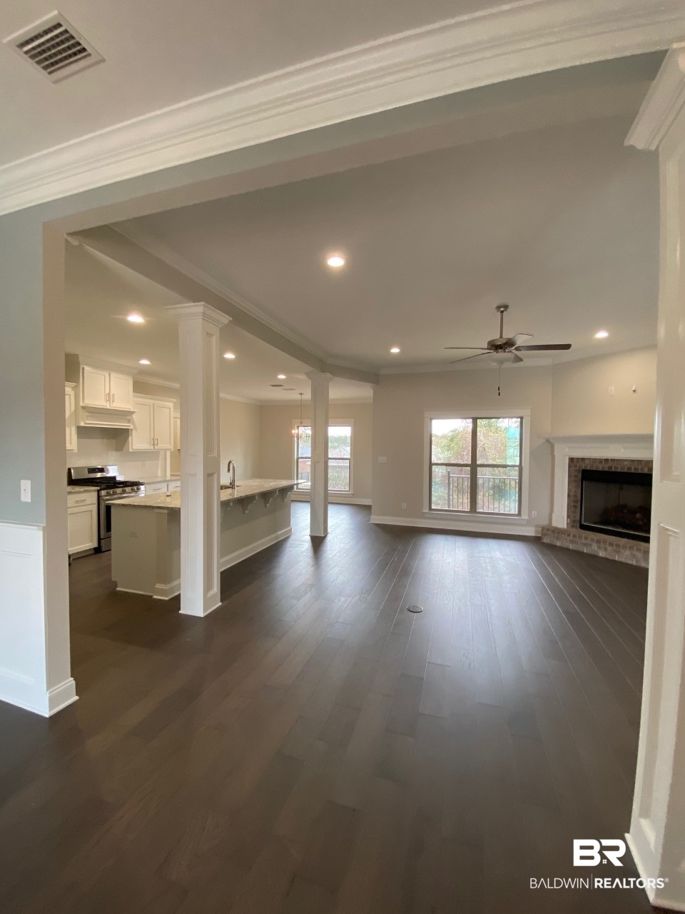 8727 Rosedown Lane Daphne, AL 36526 - Photo 5 of 35 Living Room