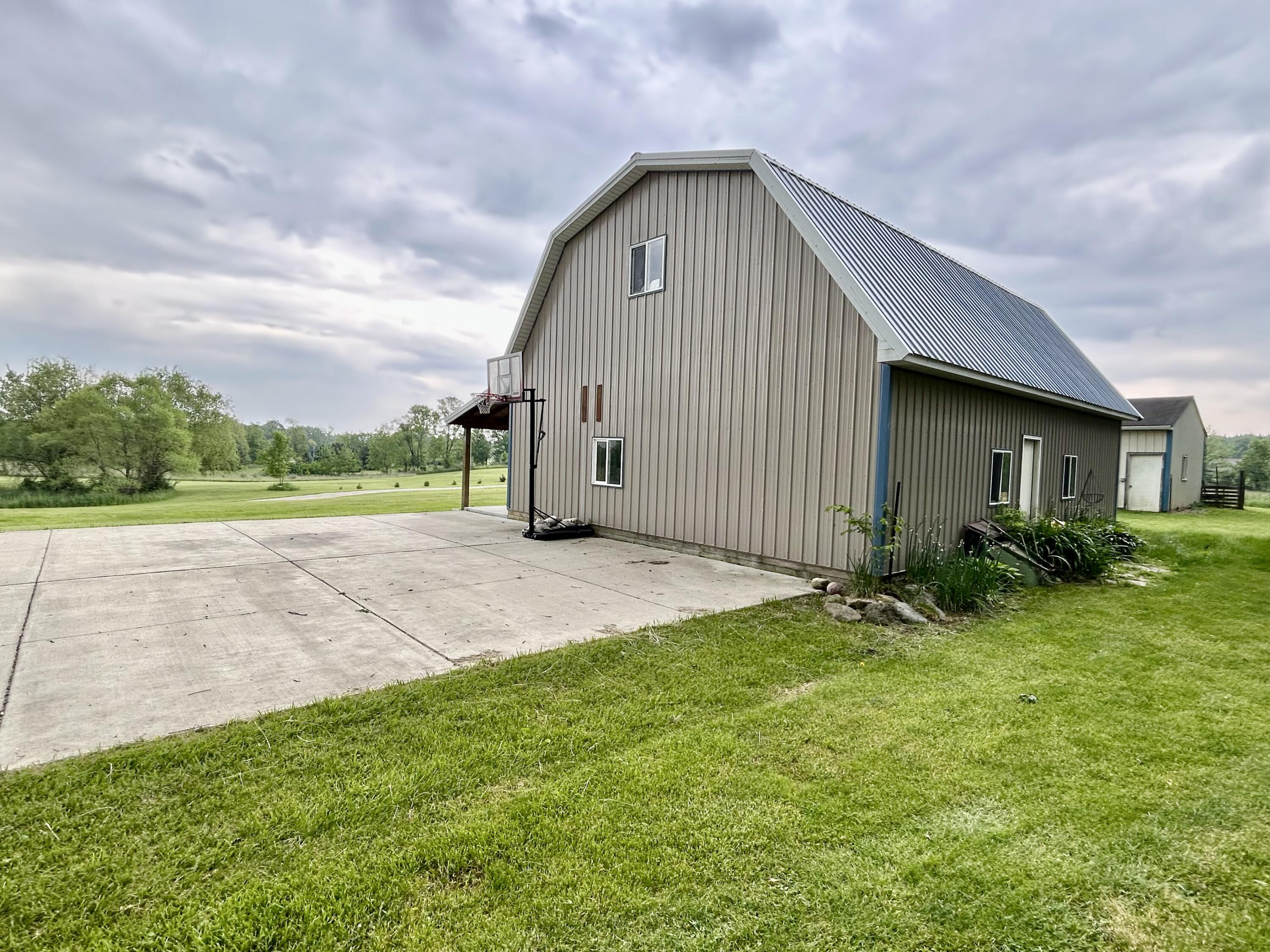 19538 Grass Lake Road Manchester, MI 48158 - Photo 44 of 52 E506F482-B0A1-4546-967C-64D777962EBD