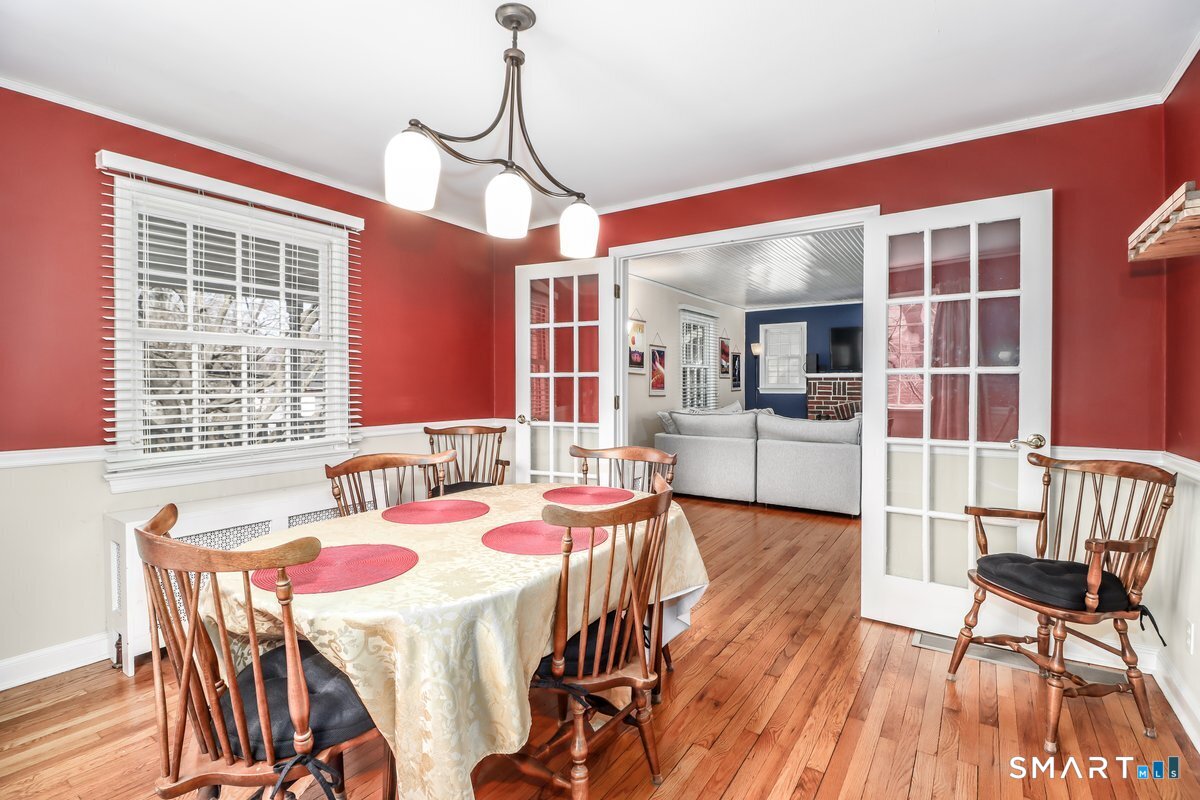 190 Toms Road Stamford, CT 06906 - Photo 11 of 34