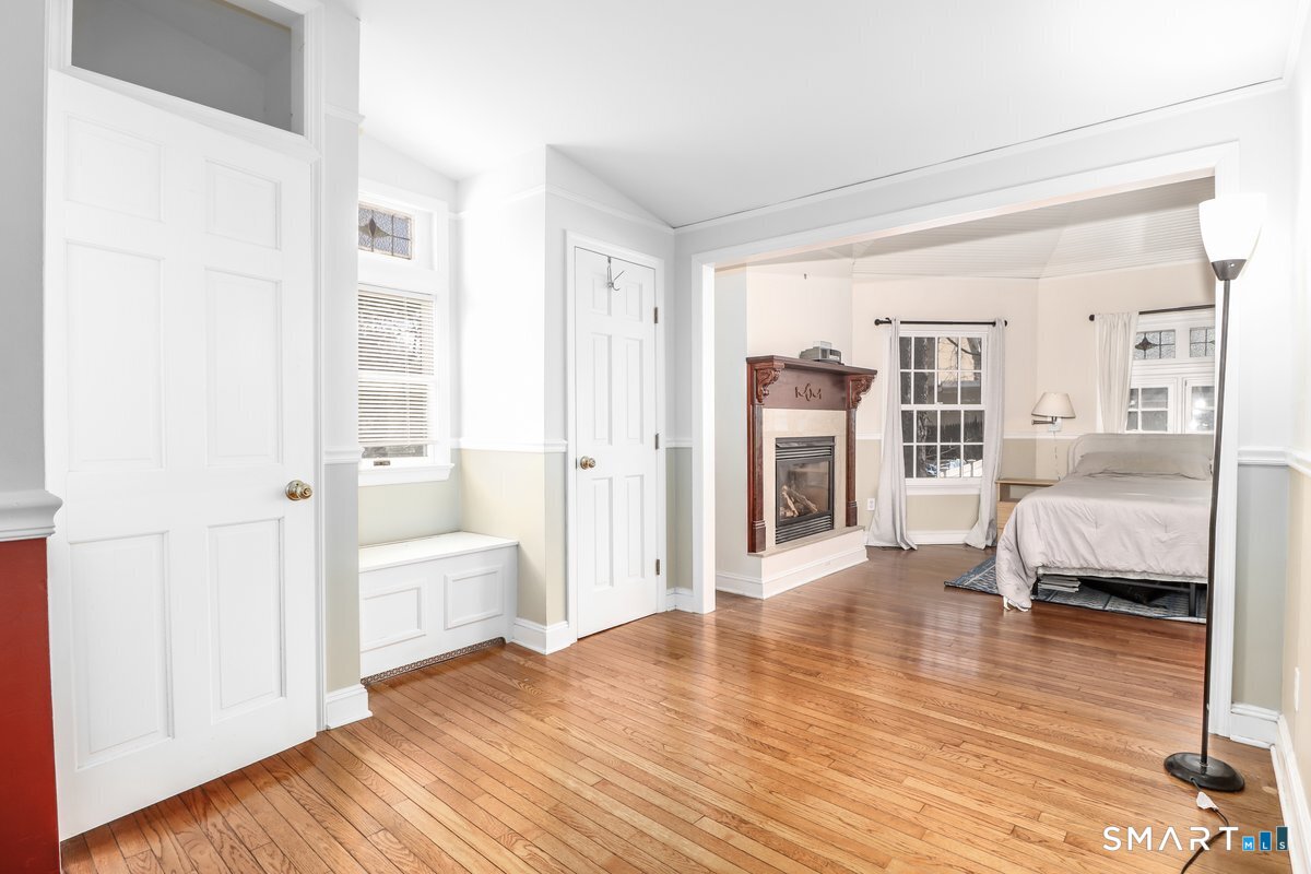 190 Toms Road Stamford, CT 06906 - Photo 15 of 34