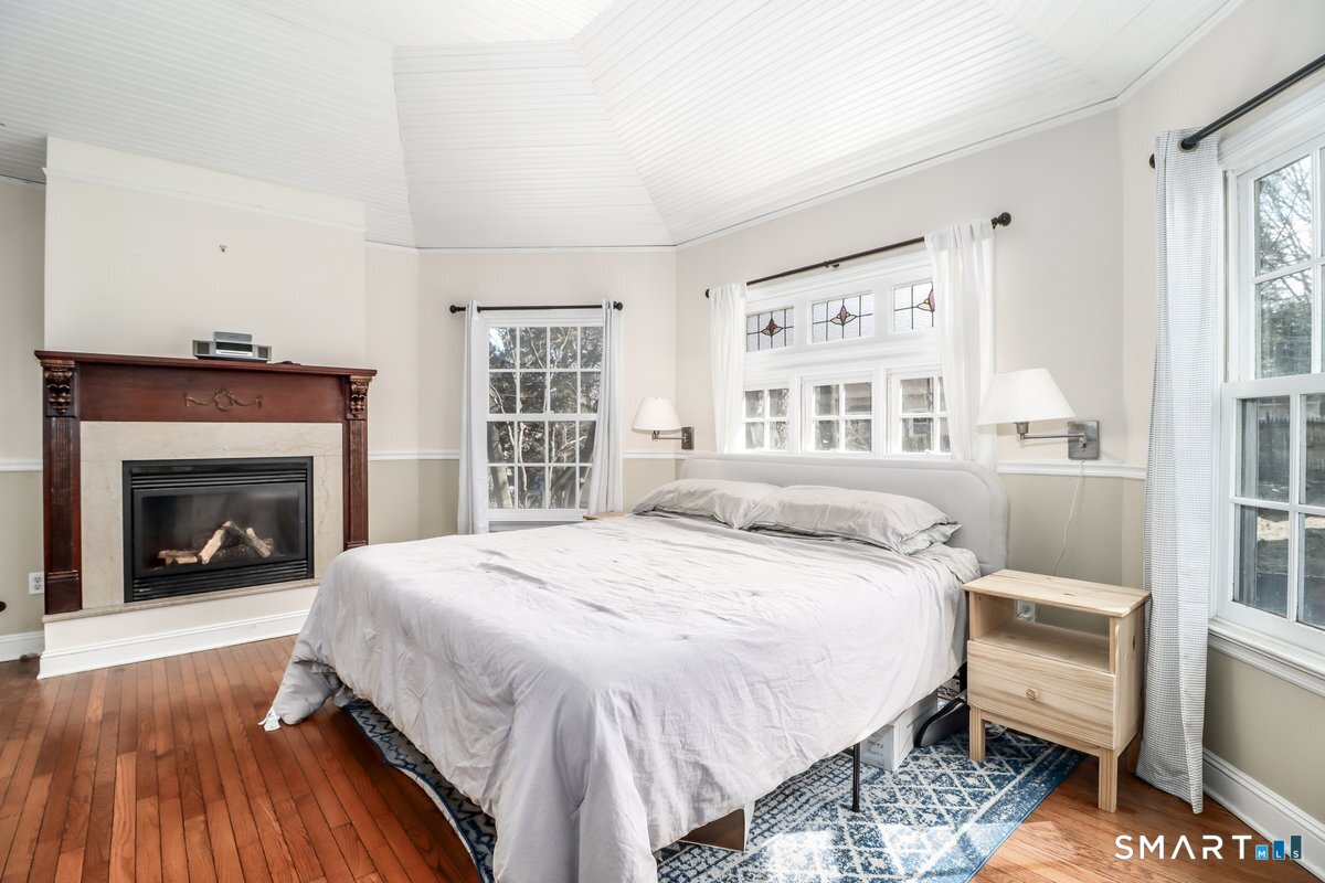 190 Toms Road Stamford, CT 06906 - Photo 16 of 34