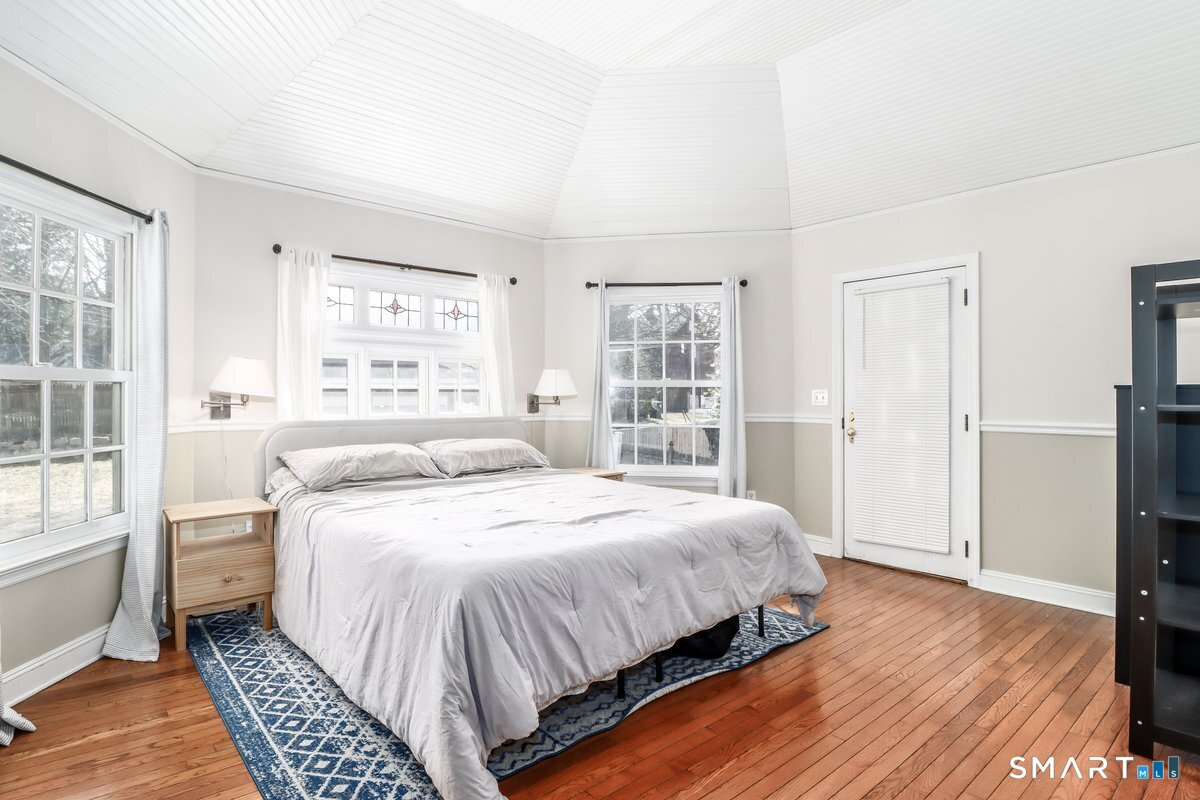 190 Toms Road Stamford, CT 06906 - Photo 17 of 34