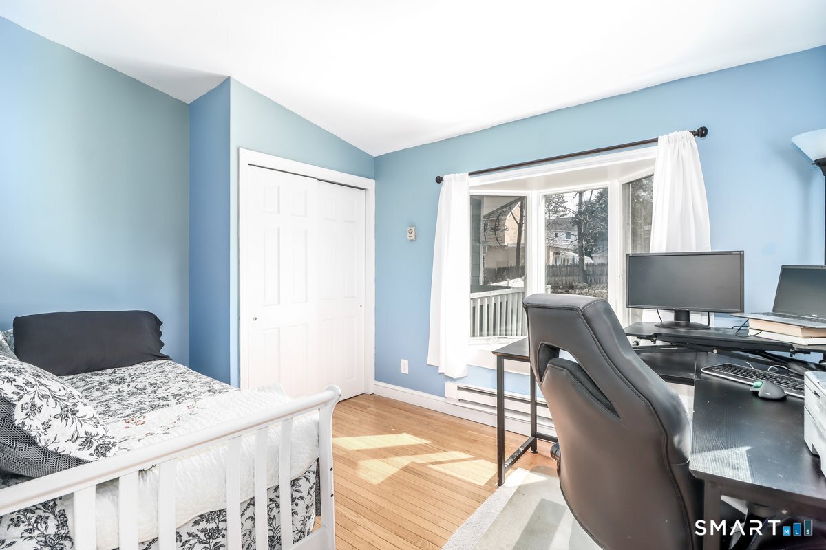 190 Toms Road Stamford, CT 06906 - Photo 21 of 34