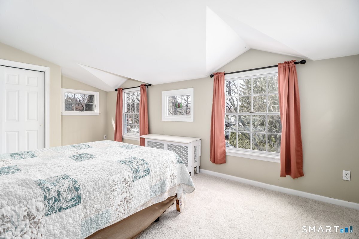 190 Toms Road Stamford, CT 06906 - Photo 22 of 34