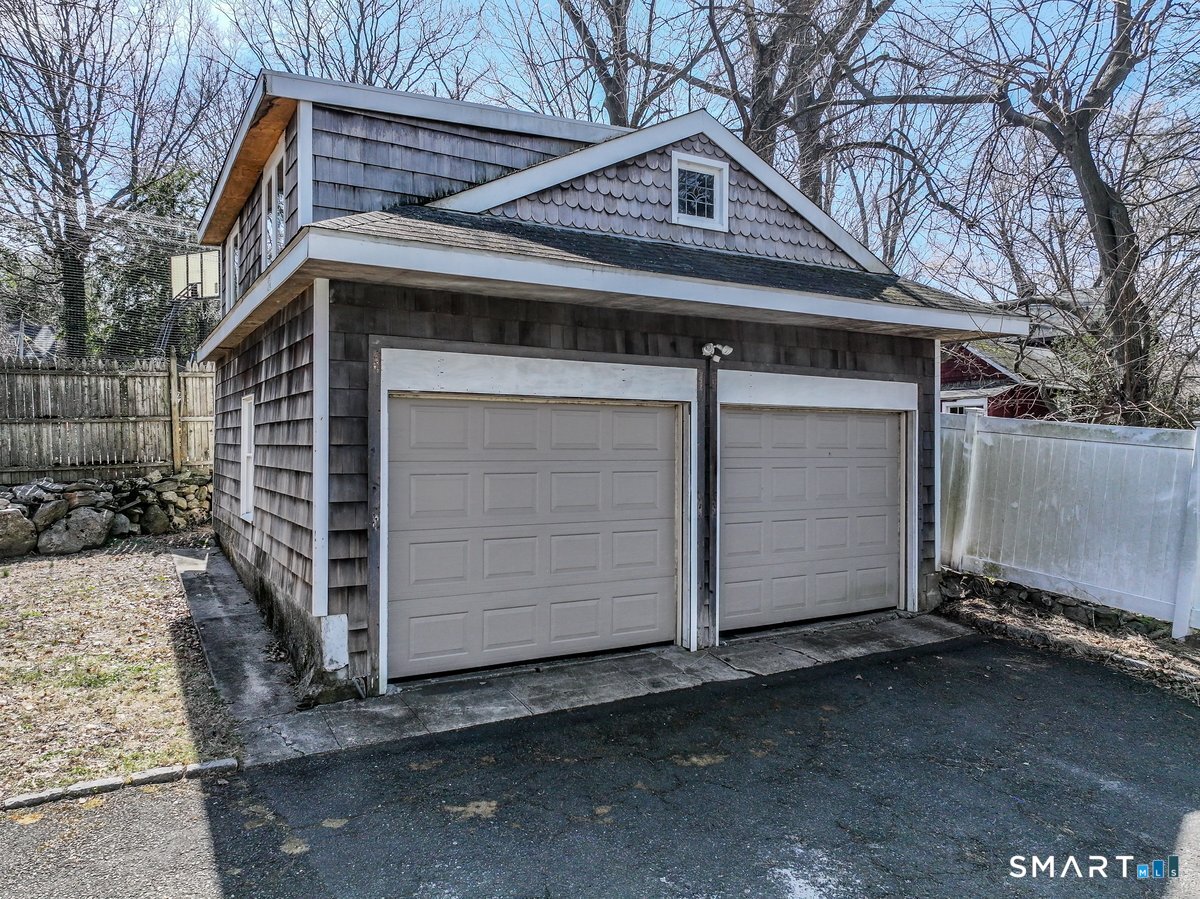 190 Toms Road Stamford, CT 06906 - Photo 24 of 34