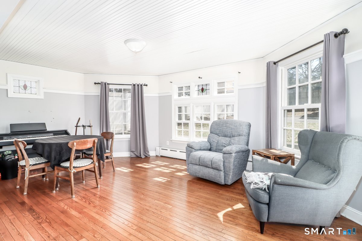 190 Toms Road Stamford, CT 06906 - Photo 10 of 34