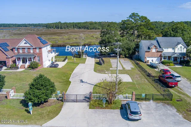 $315,000 | 251 East Ivybridge Drive, Hubert, NC 28539