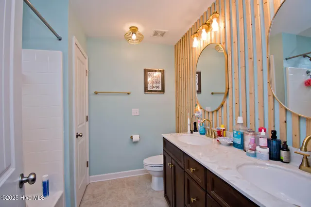 $315,000 | 251 East Ivybridge Drive, Hubert, NC 28539