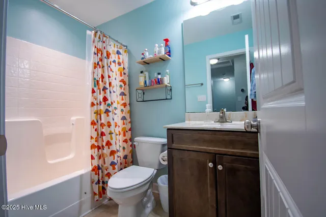 $315,000 | 251 East Ivybridge Drive, Hubert, NC 28539