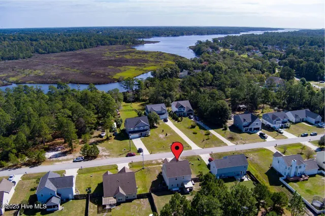 $315,000 | 251 East Ivybridge Drive, Hubert, NC 28539