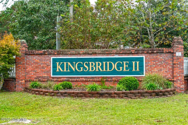 $315,000 | 251 East Ivybridge Drive, Hubert, NC 28539