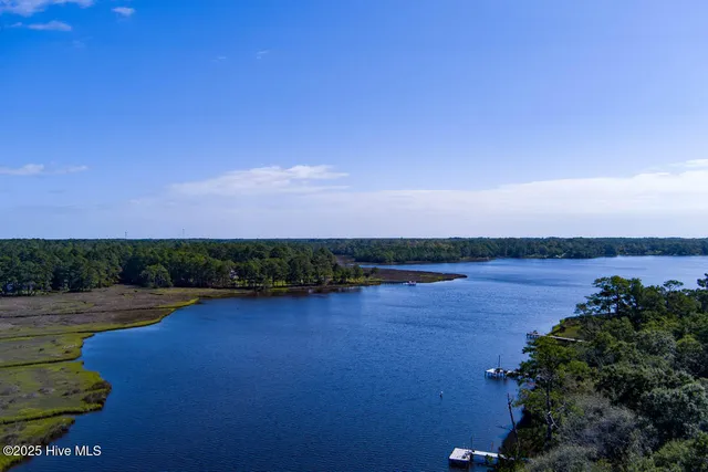 $315,000 | 251 East Ivybridge Drive, Hubert, NC 28539