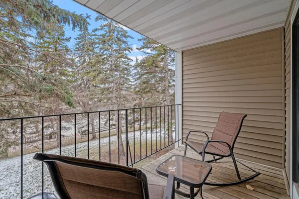 $2,195 | 4151 Boone Avenue North, Unit 203, New Hope, MN 55427