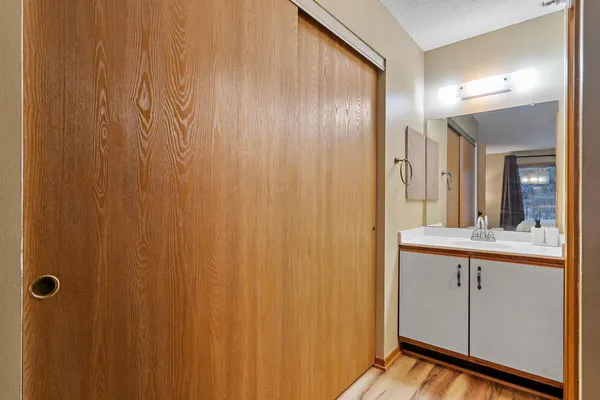 $2,195 | 4151 Boone Avenue North, Unit 203, New Hope, MN 55427