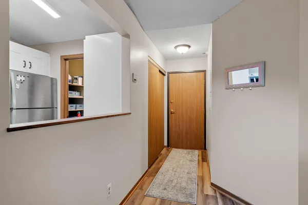 $2,195 | 4151 Boone Avenue North, Unit 203, New Hope, MN 55427