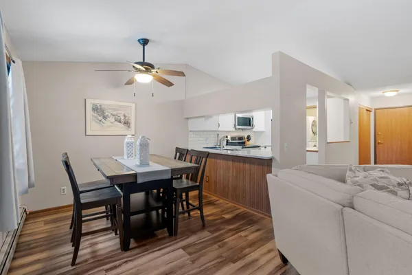 $2,195 | 4151 Boone Avenue North, Unit 203, New Hope, MN 55427