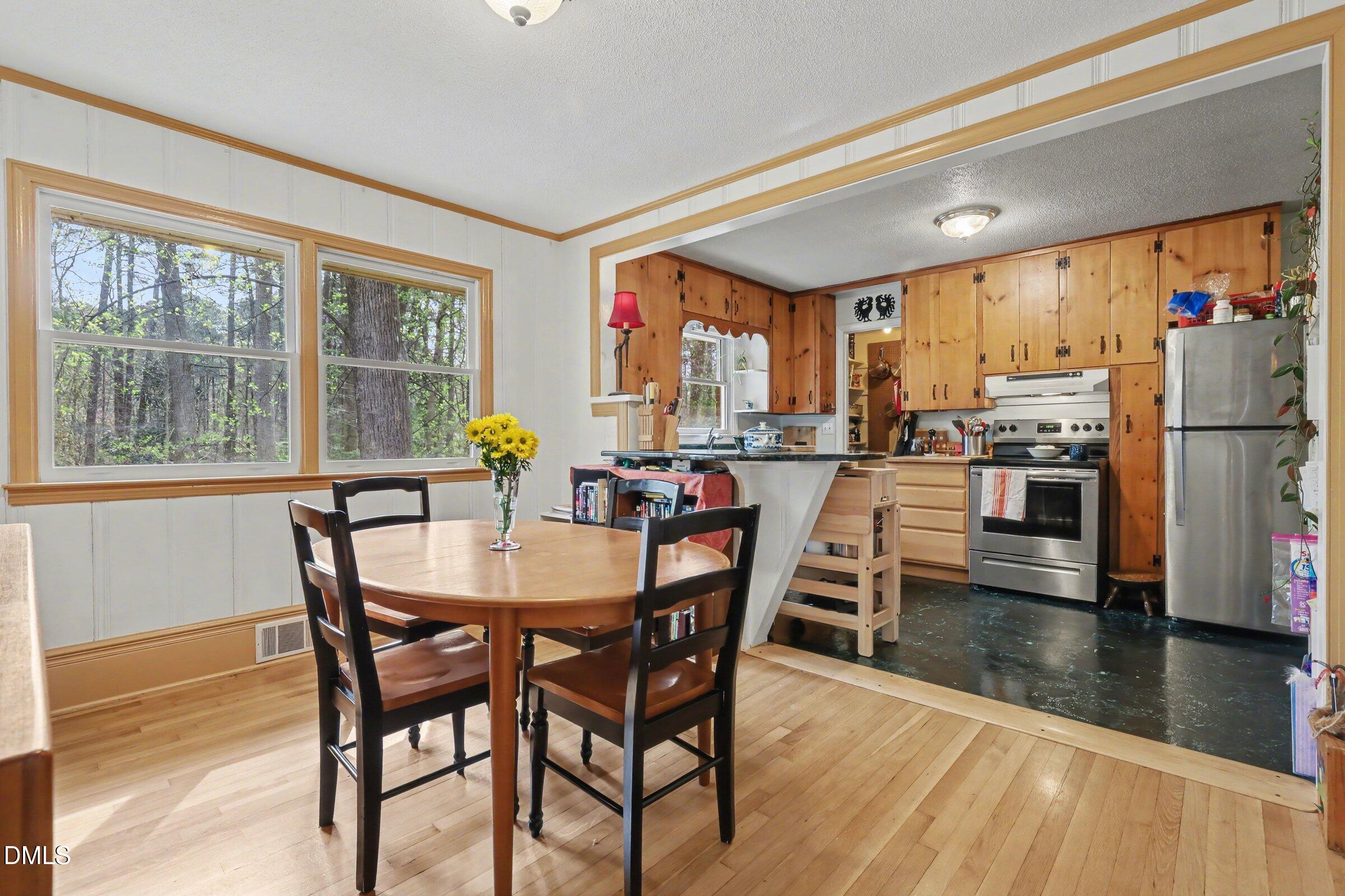 325 Meredith Street Raleigh, NC 27606 - Photo 11 of 30 011_file_9135